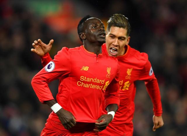 门前混战常 门前混战常